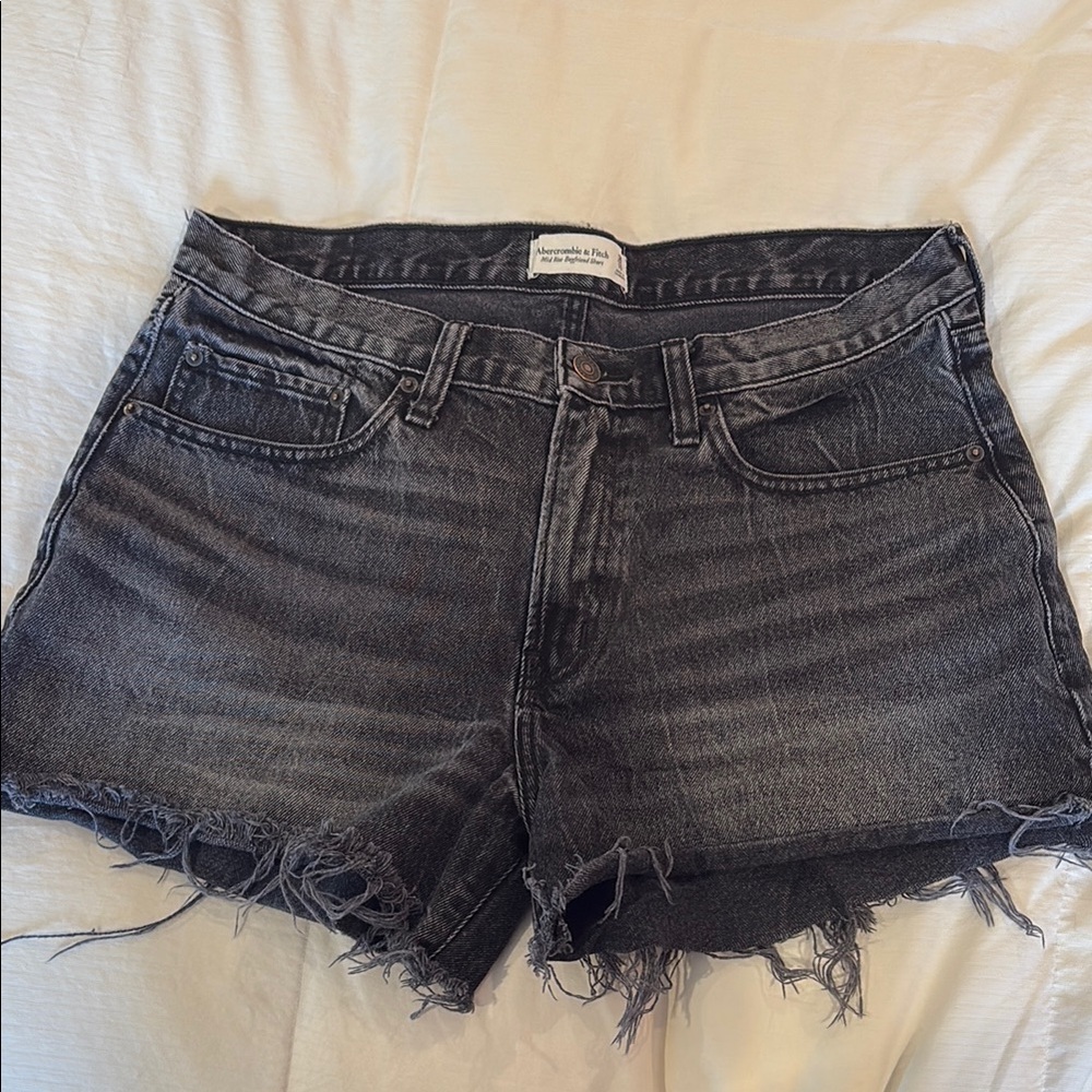 Abercrombie & Fitch mid rise boyfriend short